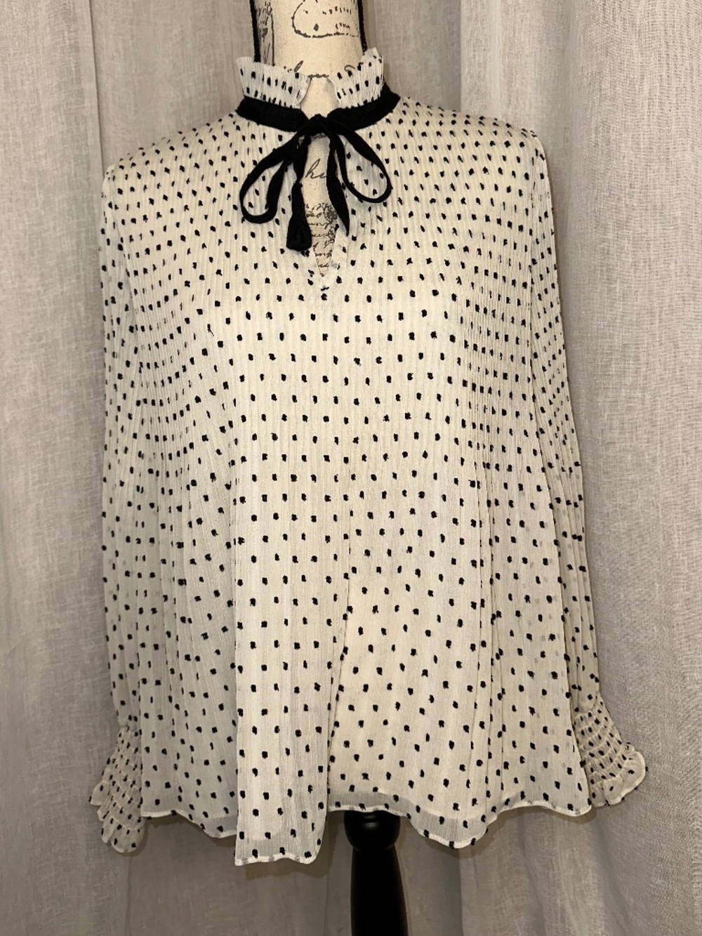 Off White pleated swiss black polka dot necktie blouse size medium by Max Studio